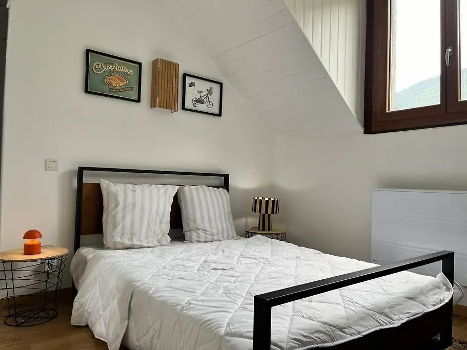 Cozy Pyrenees Mountain Retreat Apartment Castillon-de-Larboust